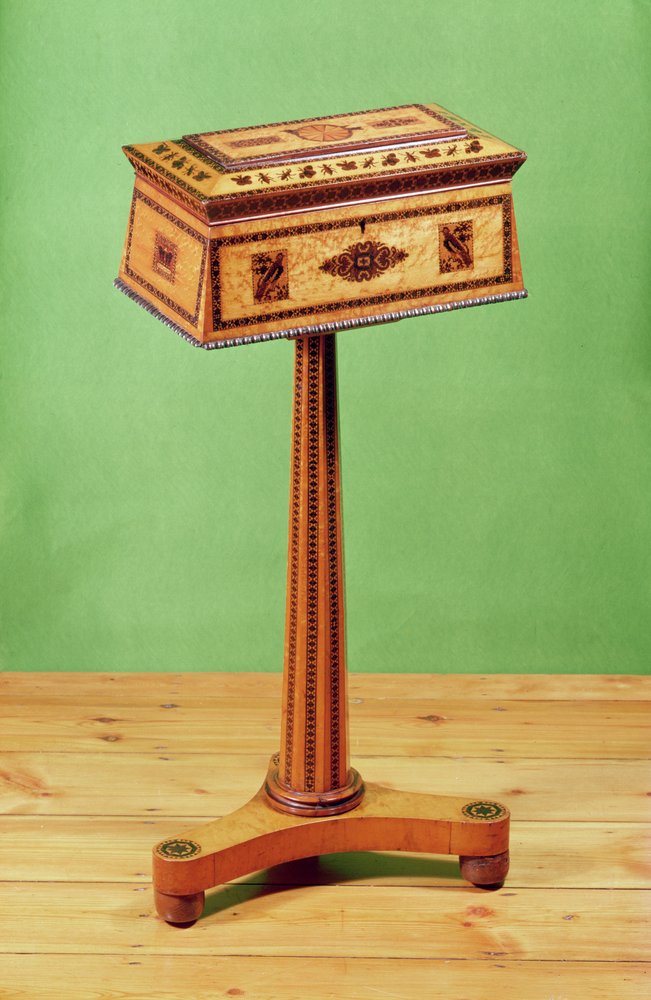 Tunbridge-ware tea poy, möjligen av G. und J. Burrows c.1830 av English School