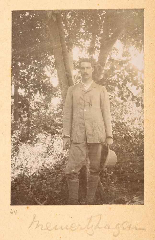Porträtt av Richard Meinertzhagen av Bailey, i indiska fotografier av F.M. Bailey 1900-03 (sepiafoto) av English Photographer