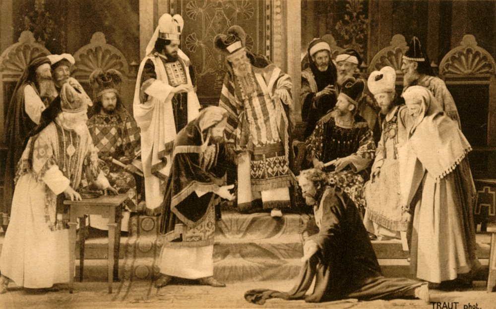Judas inför Sanhedrin, 1922. av Henry Traut