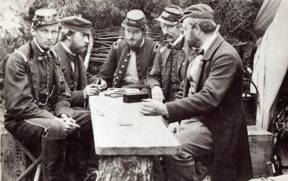 Comte de Paris och hans bror, Duc de Chartres, spelade domino som gäster i Army of the Potomac under det amerikanska inbördeskriget, 3 maj 1862 av James F. Gibson