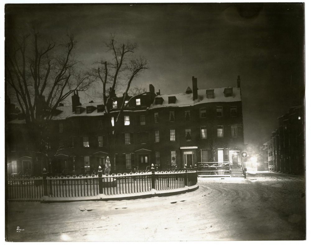 Louisburg Square, Boston Jenny Lind bodde i hörnhuset, Boston, USA, ca 1902-10 (foto av gelatinsilver) av Jessie Tarbox Beals