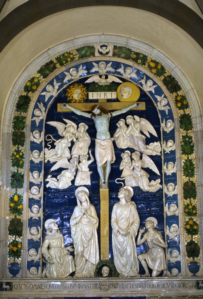Korsfästelse (glaserade plattor) av Luca Della Robbia