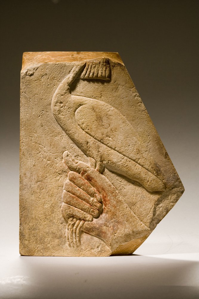 Relieffragment av en Akh-fågel (kalksten) av Old Kingdom Egyptian