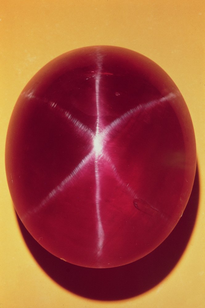 The Rosser Reeves Star Ruby (ruby) | Sri Lankan School