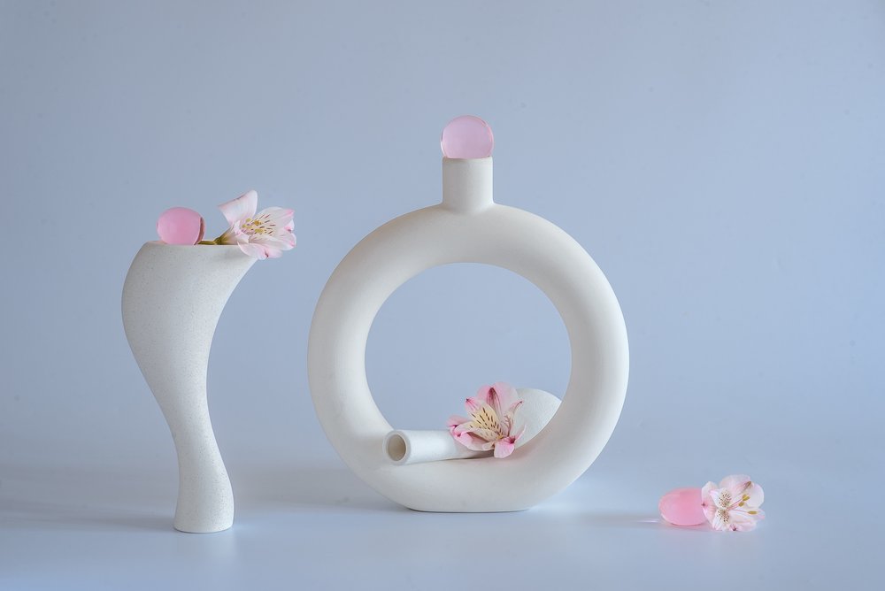 Minimalistiskt rosa stilleben av Alice Sheng