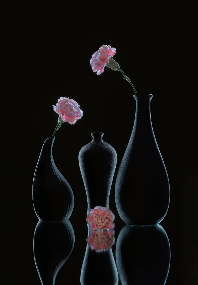 Elegant blomsterstilleben av Alice Sheng