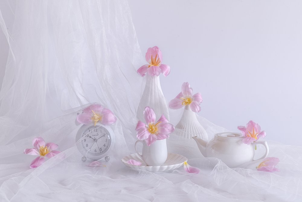 Ljusrosa tulpaner av Alice Sheng