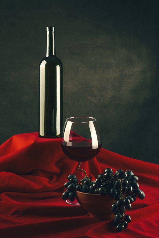 Stilleben med rött vin av Brig Barkow