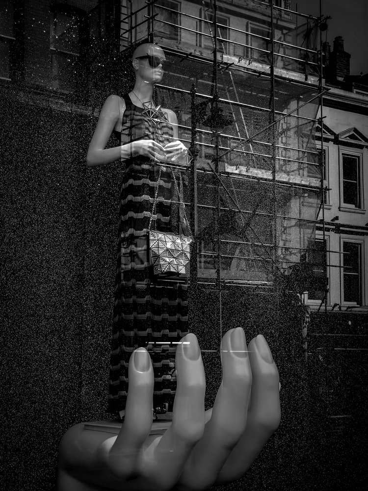  av Chris Hamilton