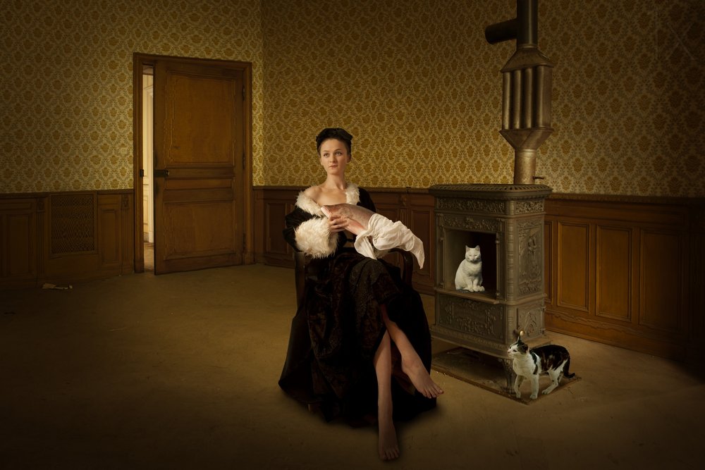 Elegant kvinna med katter av Christine von Diepenbroek