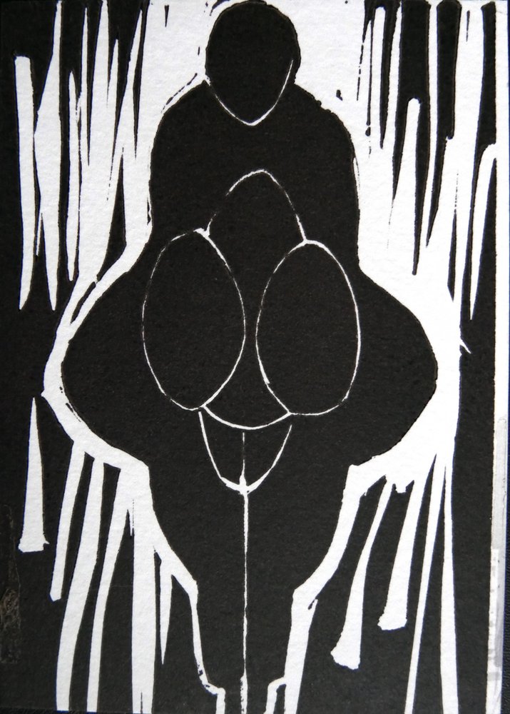 Uttrycksfull svartvit figur av Doris Schmitz