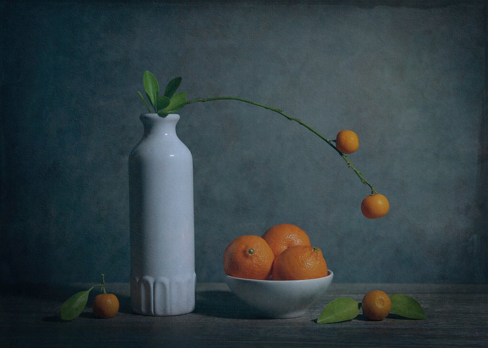 Stämningsfullt stilleben med citrusfrukter av Fangping Zhou