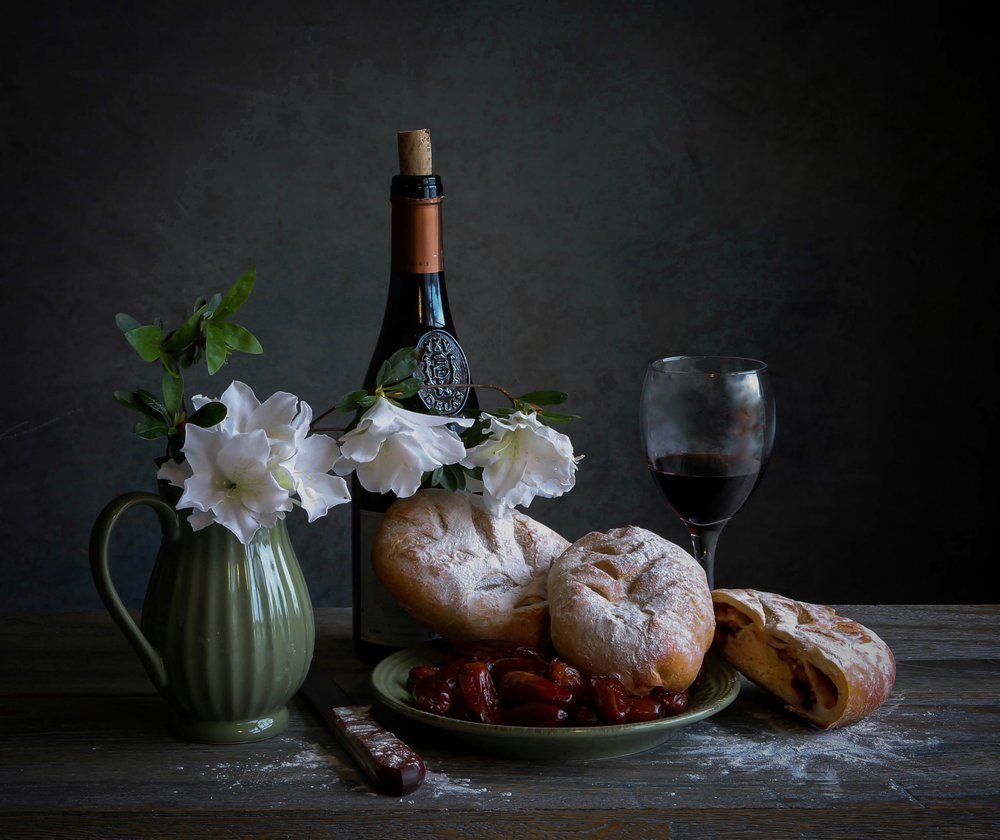 Rustikt vin och bröd av Fangping Zhou