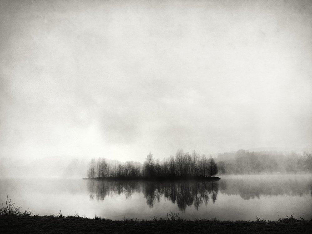 Reflektion över Misty Island av Franz Bogner