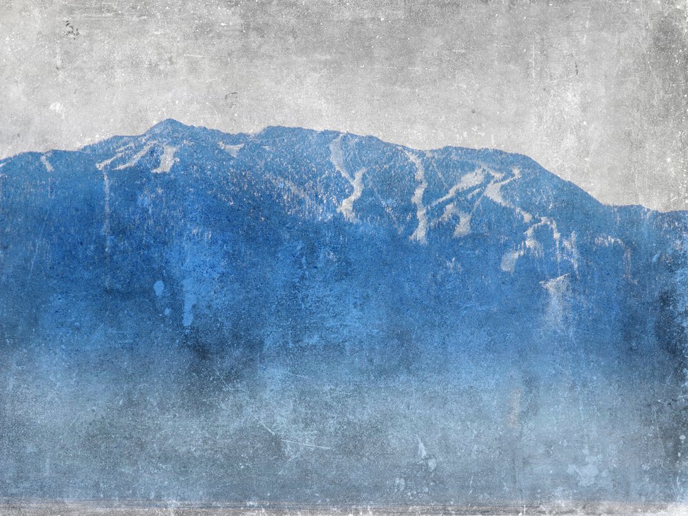 Blue Mountain Grunge av Gemma Bardot