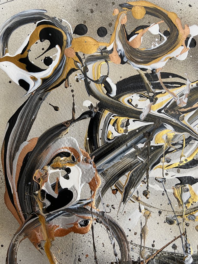 Fluid Gold – abstrakt av Irene Chua