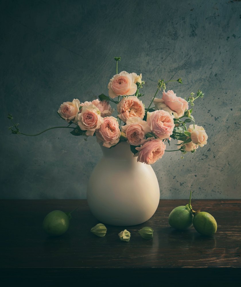 Stilleben med rosa rosor av Judy Tseng