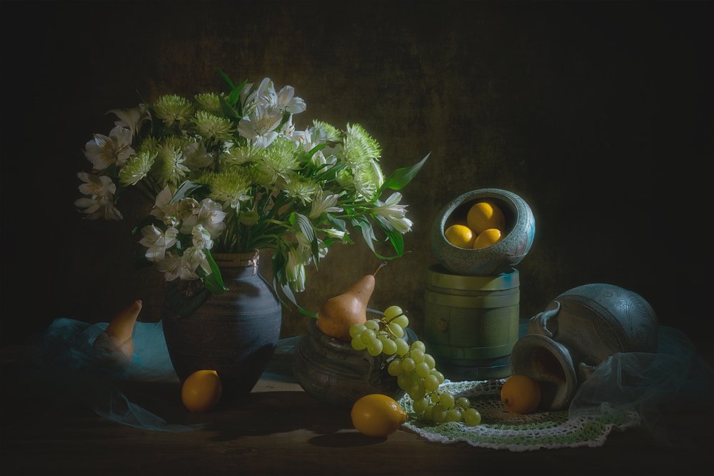 Stämningsfullt blomsterstilleben av Lydia Jacobs