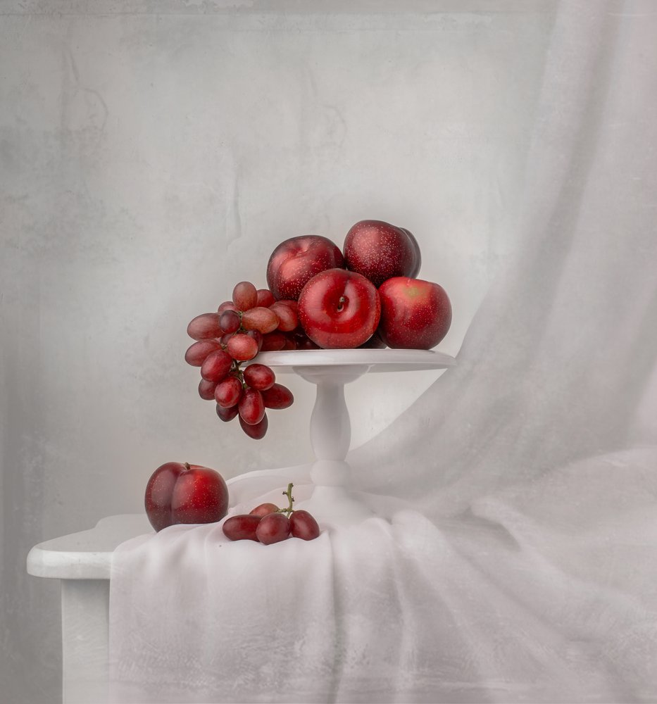 Eleganta röda bär av Margareth Perfoncio