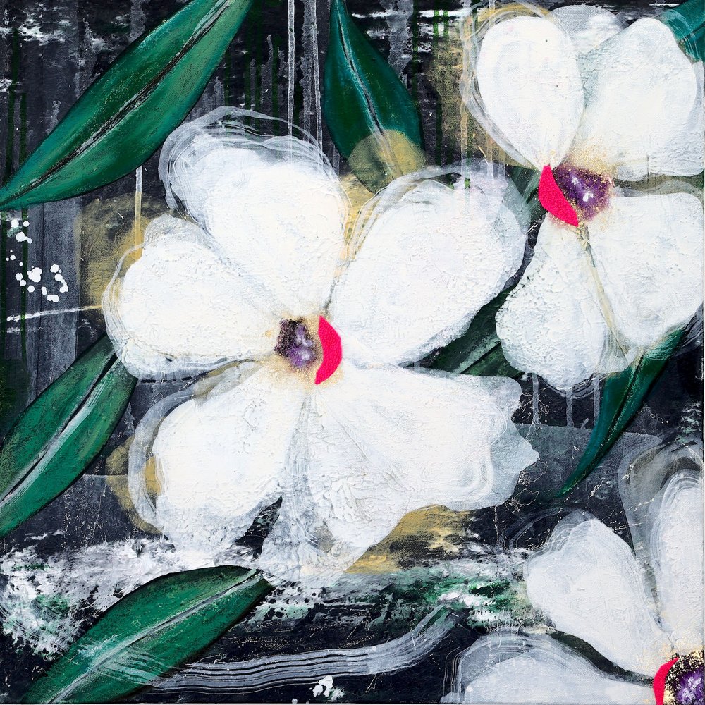 Vita abstrakta blommor av Poonam Choudhary