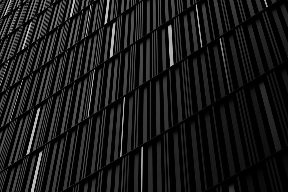 Mörkrandig arkitektur av Satoshi Hata