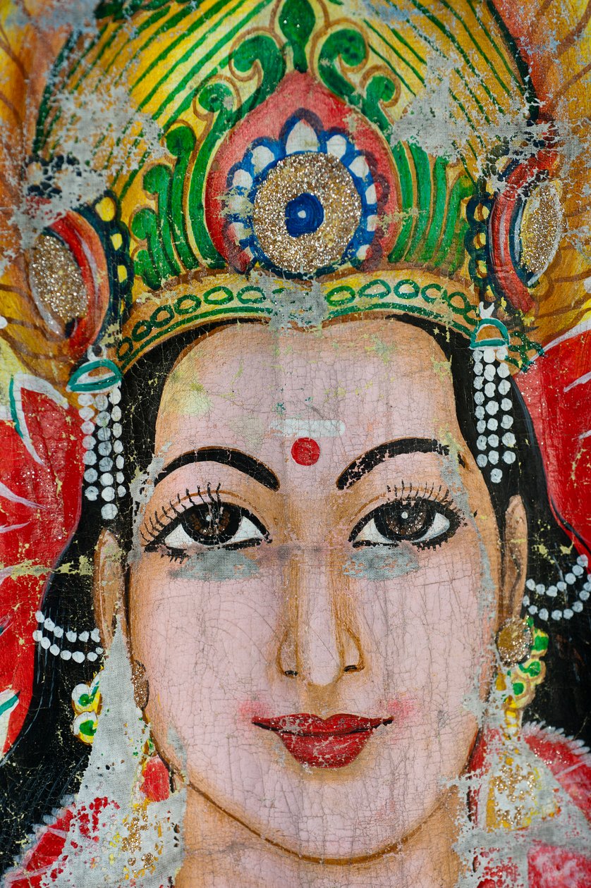 En målning av en hinduisk gudinna, på väggen i ett tempel, i byn Tirukovil, på östkusten, Sri Lanka. 29 maj 2010. av Unknown