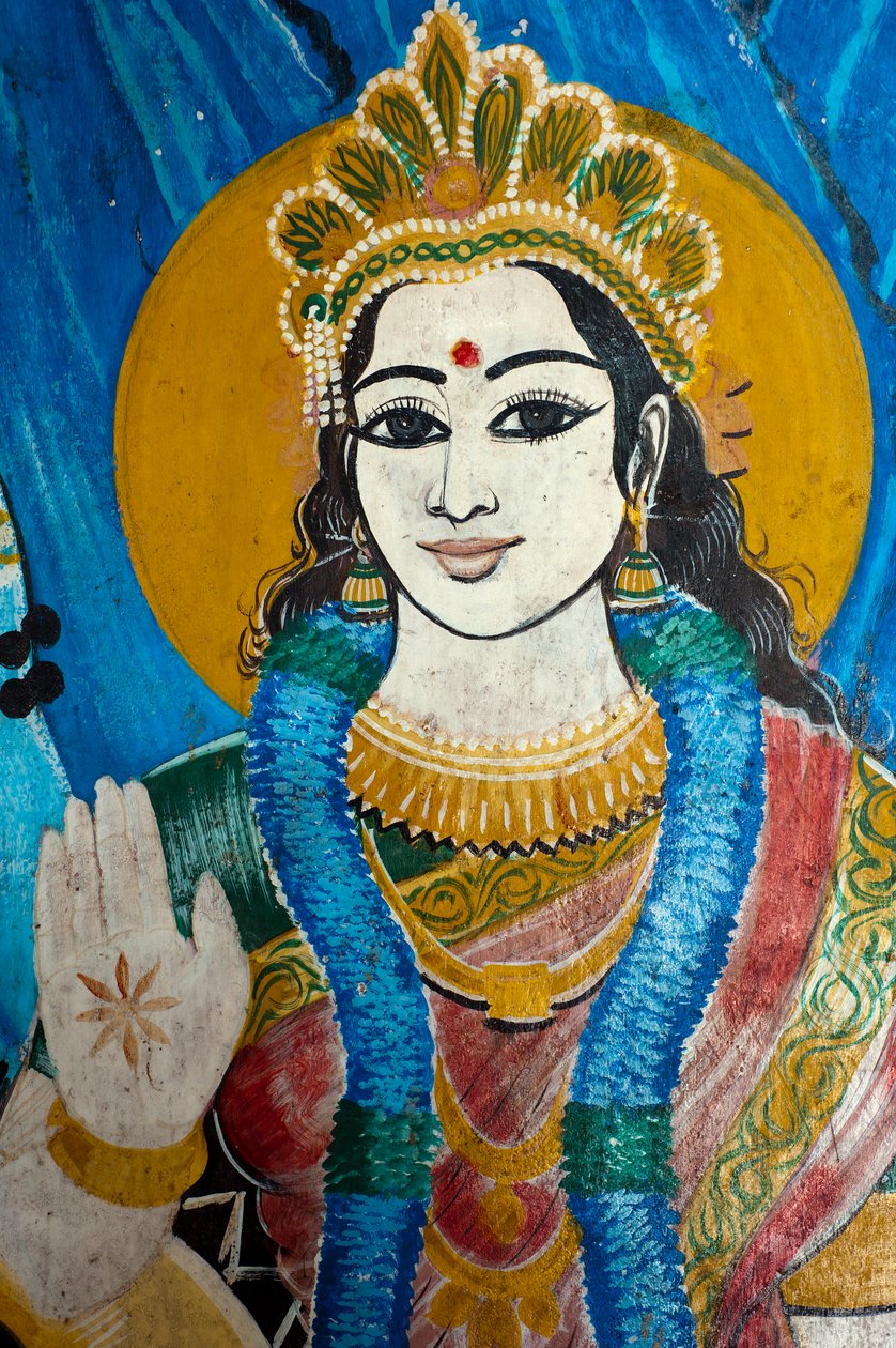 En målning av den hinduiska gudinnan Parvati, på väggen i ett tempel, i Sangamankanda, på östkusten, Sri Lanka. 29 maj 2010. av Unknown