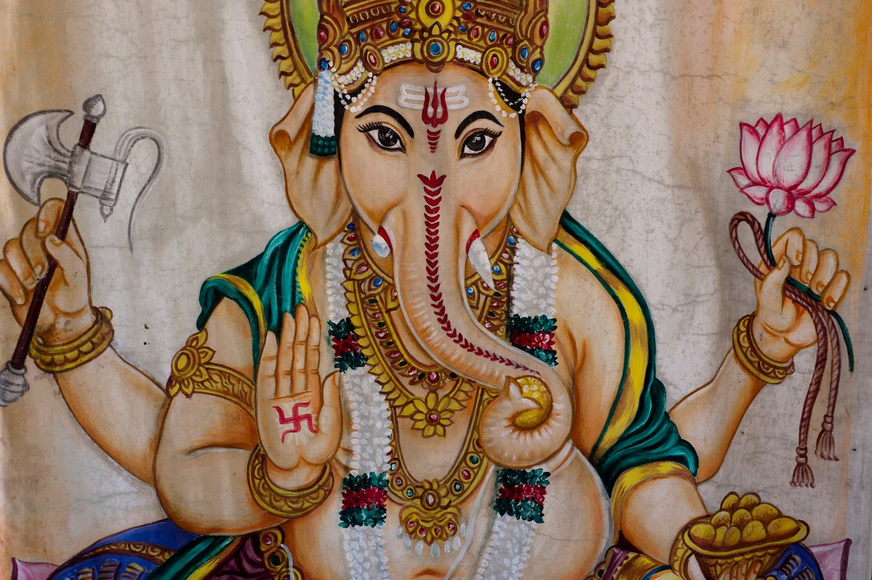 En målning av gudomen Ganesh med elefanthuvud på en skärm i byn Kovil i Tirukovil, Sri Lanka. 29 maj 2010. av Unknown