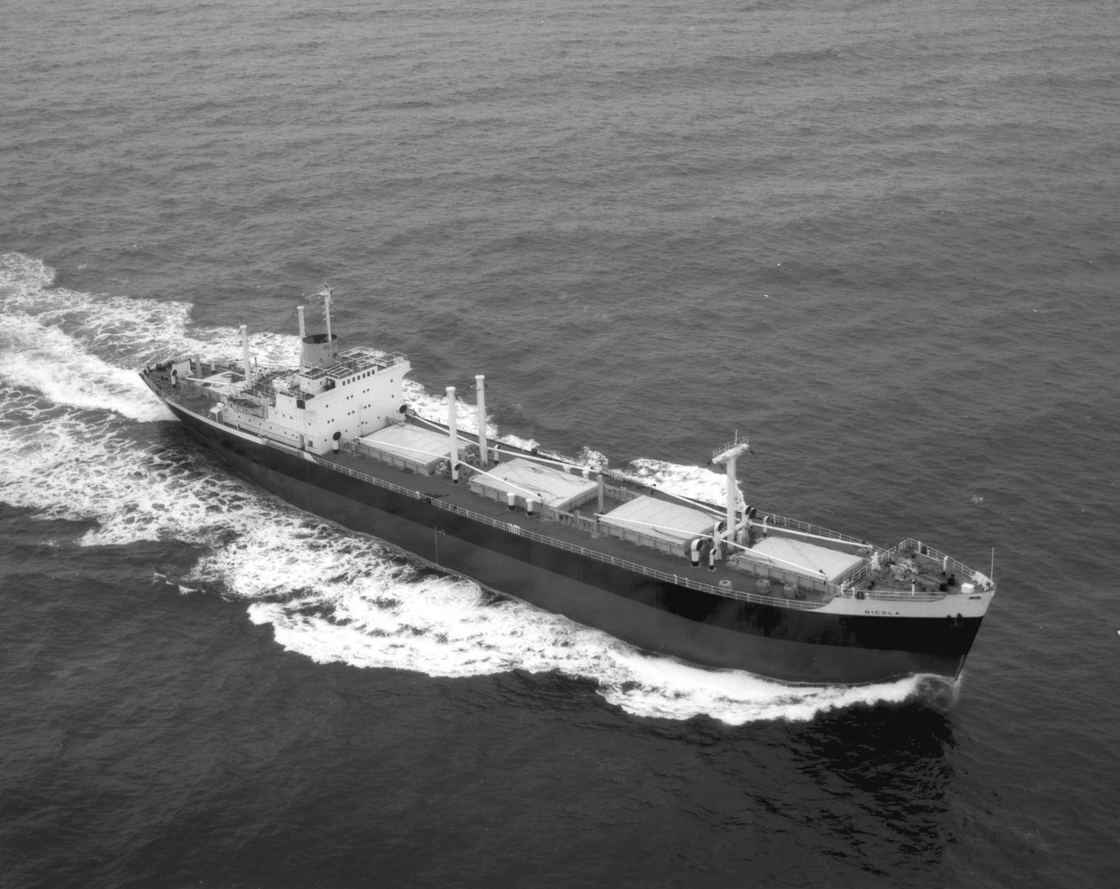 Aerial styrbords bogkvartsvy av Nicola, den första SD14:an, på sjöförsök, 20 februari 1968 (bw-foto) av Unbekannt Unbekannt