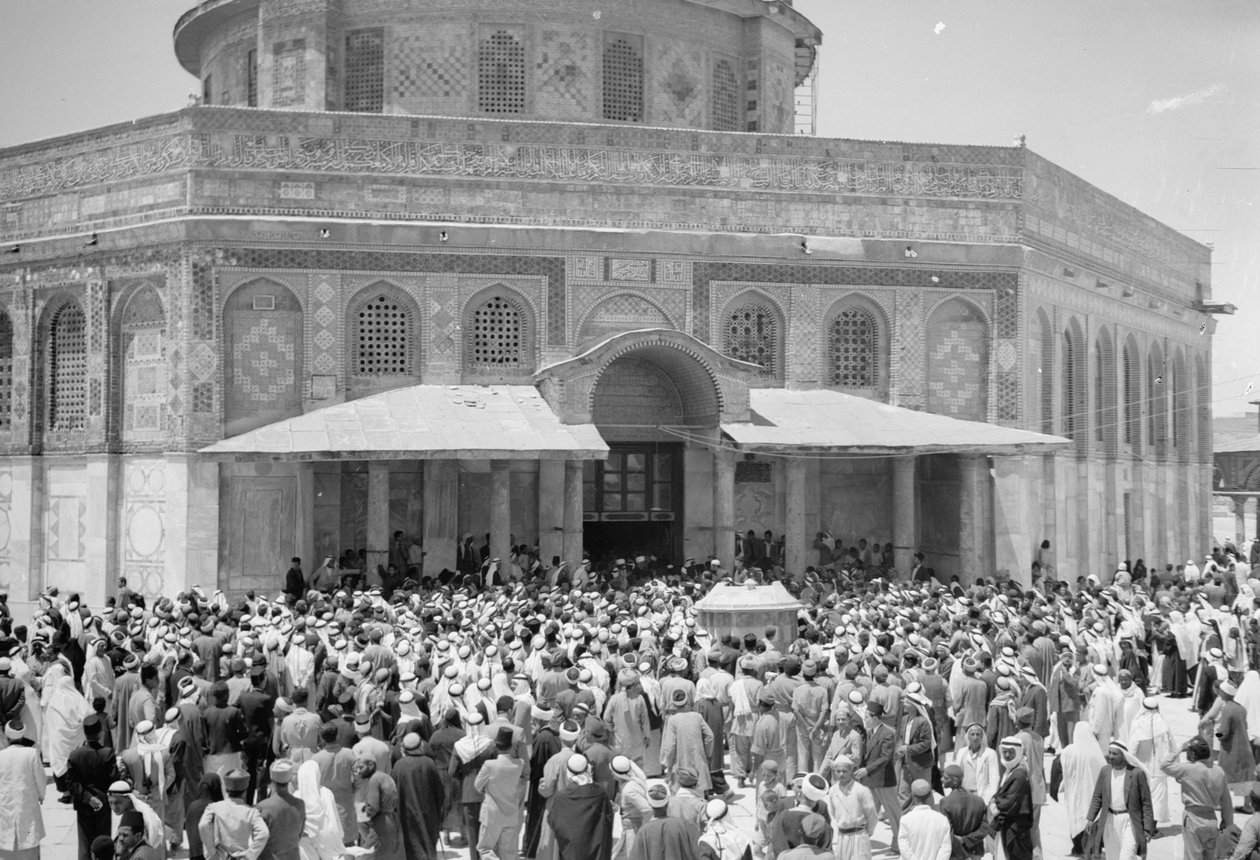 Nahas Pashas besök på Dome of the Rock, 1943 (bw-foto) av Unbekannt Unbekannt