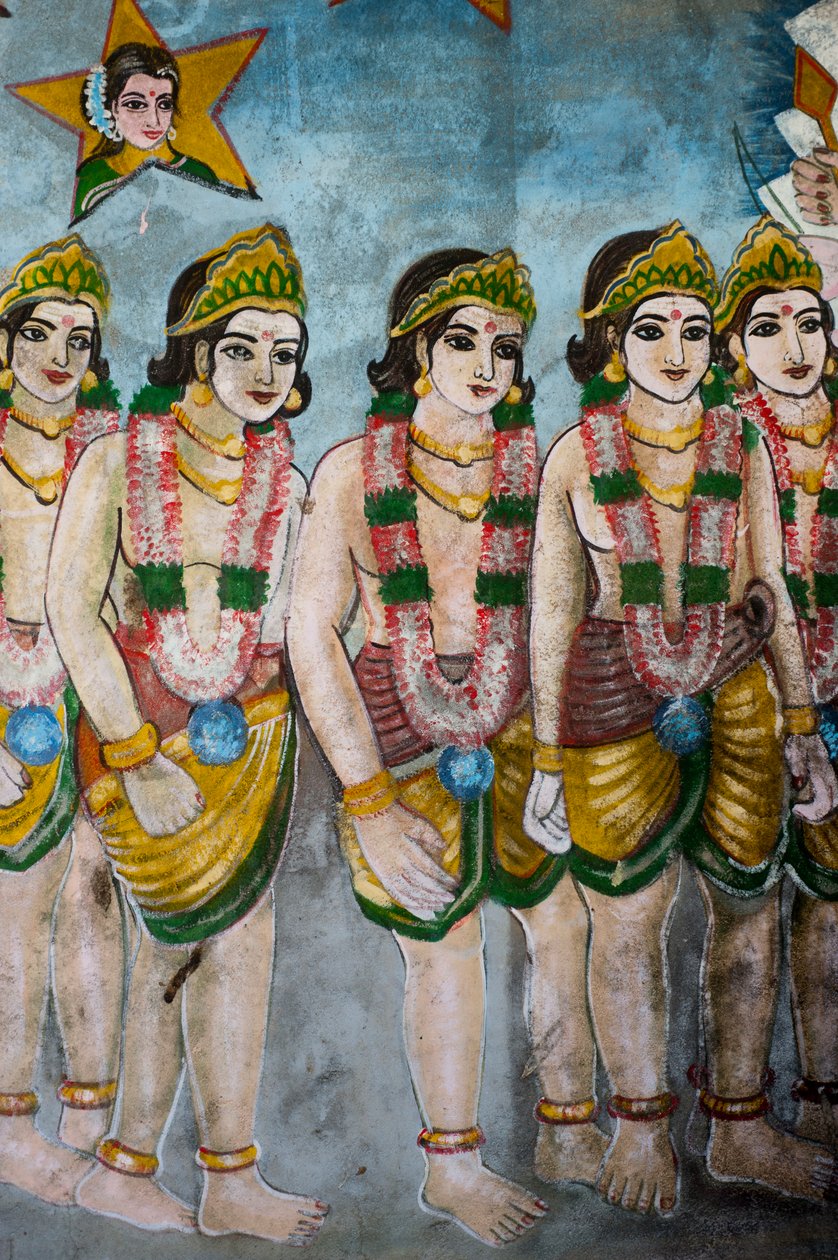 Målning av hinduiska gudar på väggen av ett tempel i Sangamankanda, på östkusten, Sri Lanka. 29 maj 2010. av Unknown