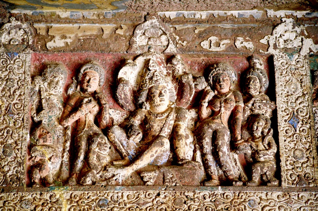 Stenristning vid Ajanta-grottorna, Maharashtra, Indien. De 29 buddhistiska grottorna grävdes ut mellan 2:a århundradet f.Kr. och 1:a e.Kr. och 4-7 e.Kr. men de upptäcktes inte förrän 1819, ca. av Unknown