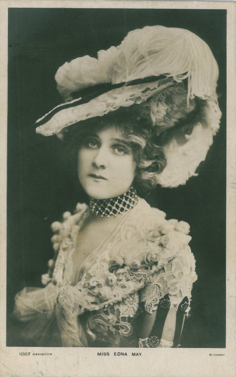Kändisar på scenen: Miss Edna May, ca 1903-08 av English Photographer