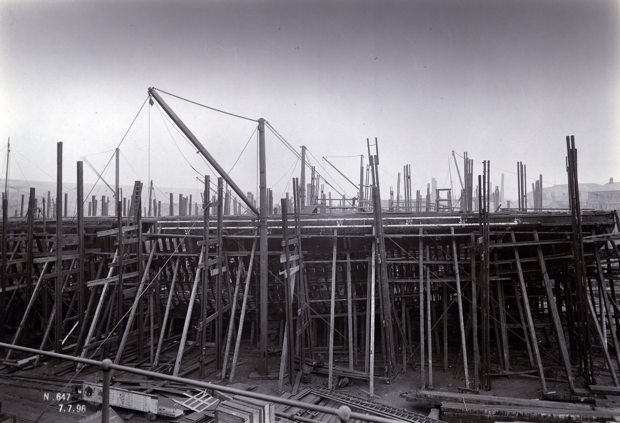 Den isbrytande tågfärjeångaren SS Baikal i ram under konstruktion av Sir W.G. Armstrong Mitchell and Co. Ltd., på Low Walker-varvet, Newcastle upon Tyne 1896, varv nr 647 av English Photographer