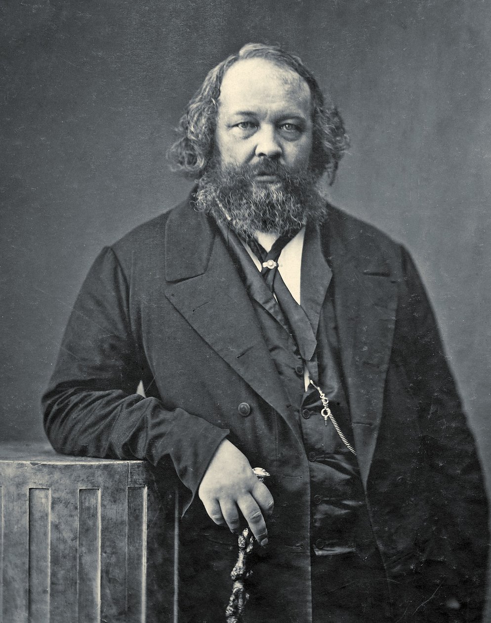 Porträtt av Mikhail Aleksandrovich Bakunin, ca 1860 (s/v foto) av Nadar
