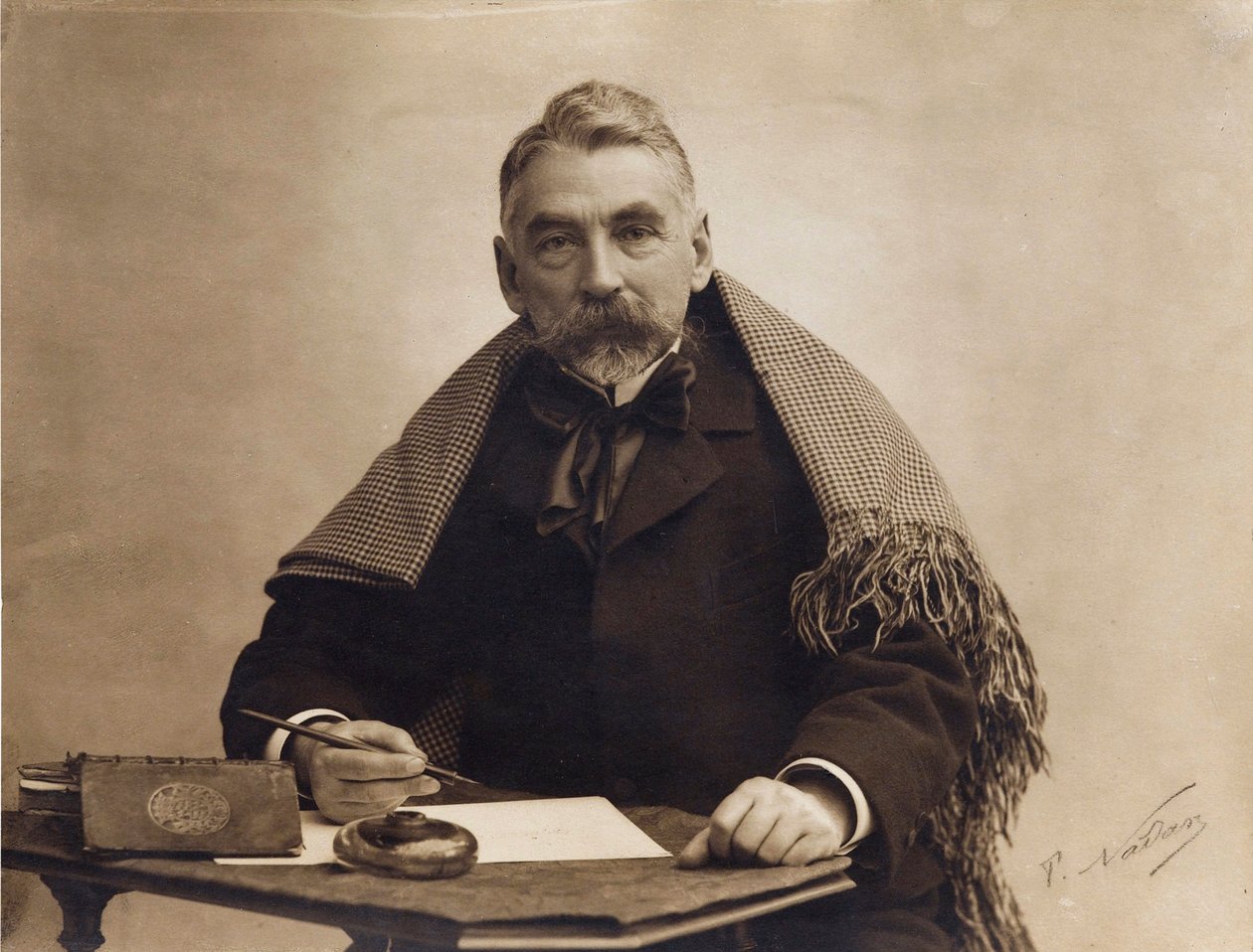 Porträtt av Stephane Mallarme (1842-1898), av Nadar, Gaspard-Felix (1820-1910). Albumin foto av Nadar