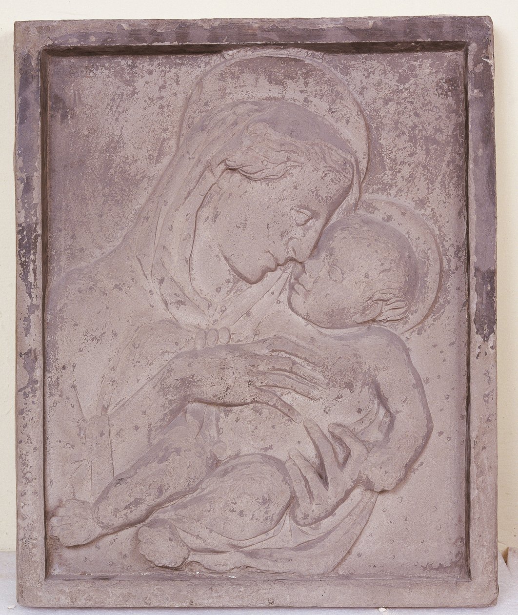 Madonna och barn (ca 1386-1466). av (Workshop of) Donatello