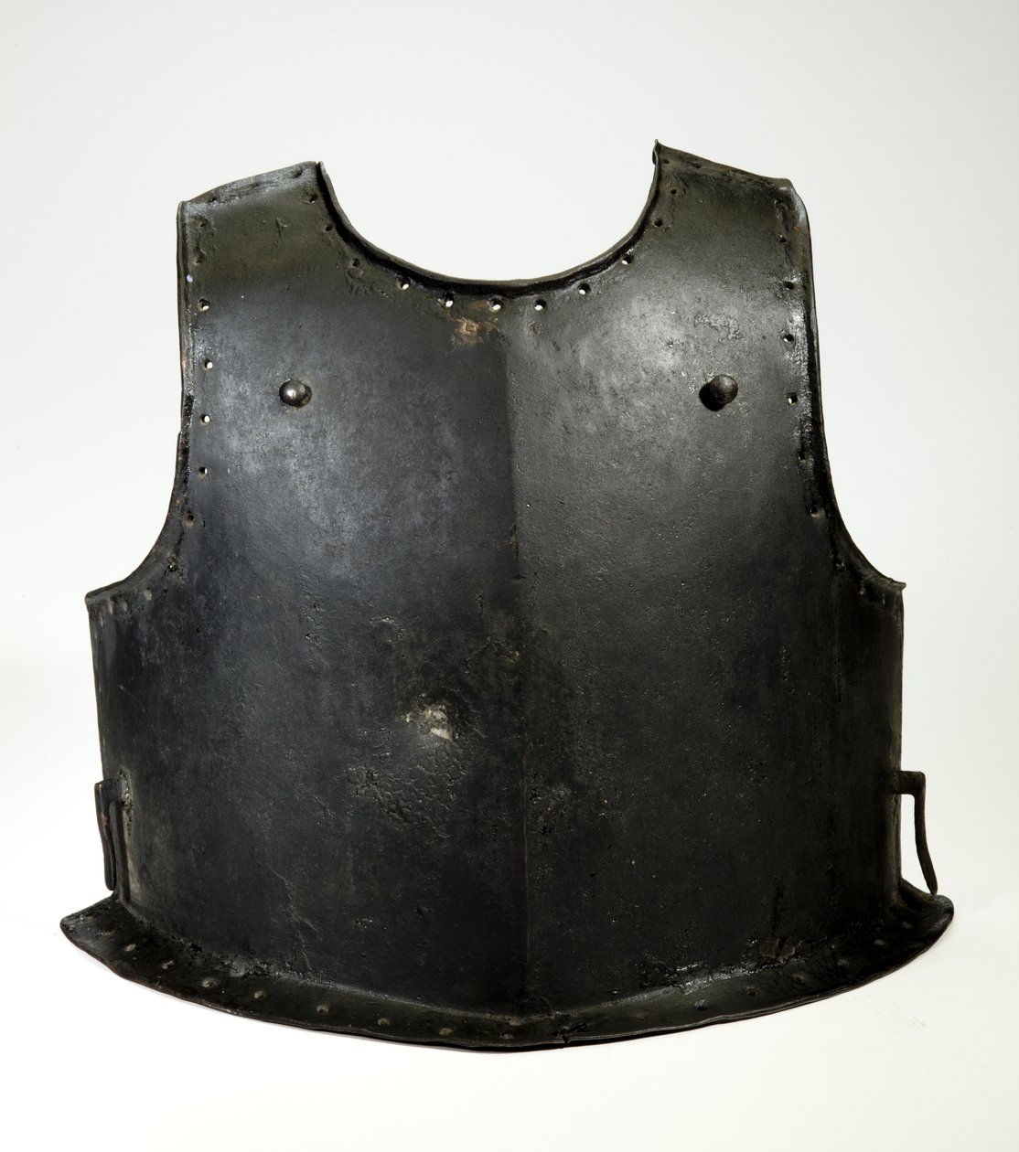 Bröstskydd för en Harquebusier, c.1625-50 (järn & svart färg) av (attr.to) German School