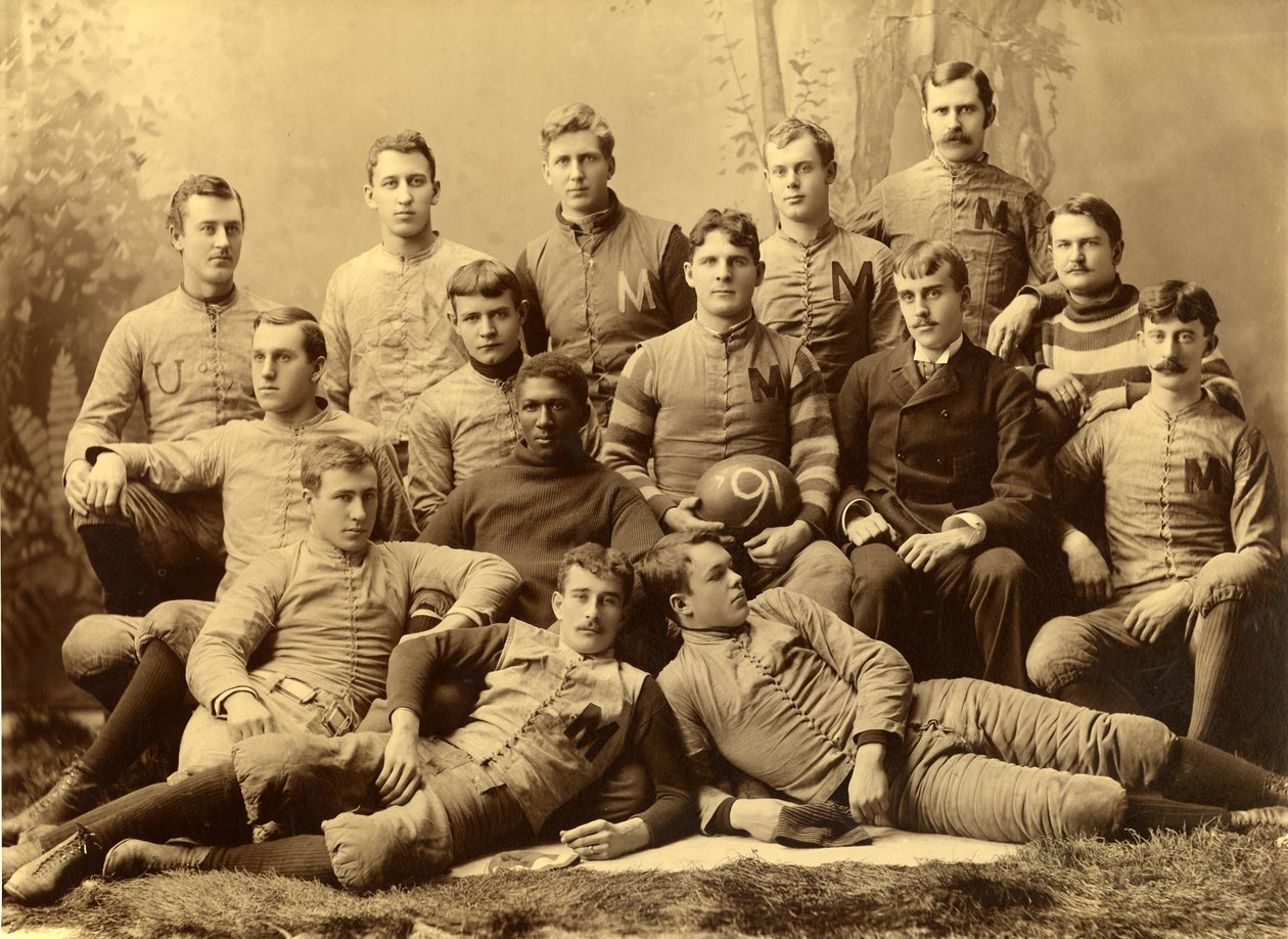 Gruppporträtt av Michigan Wolverines fotbollslag. 1890 av Unknown