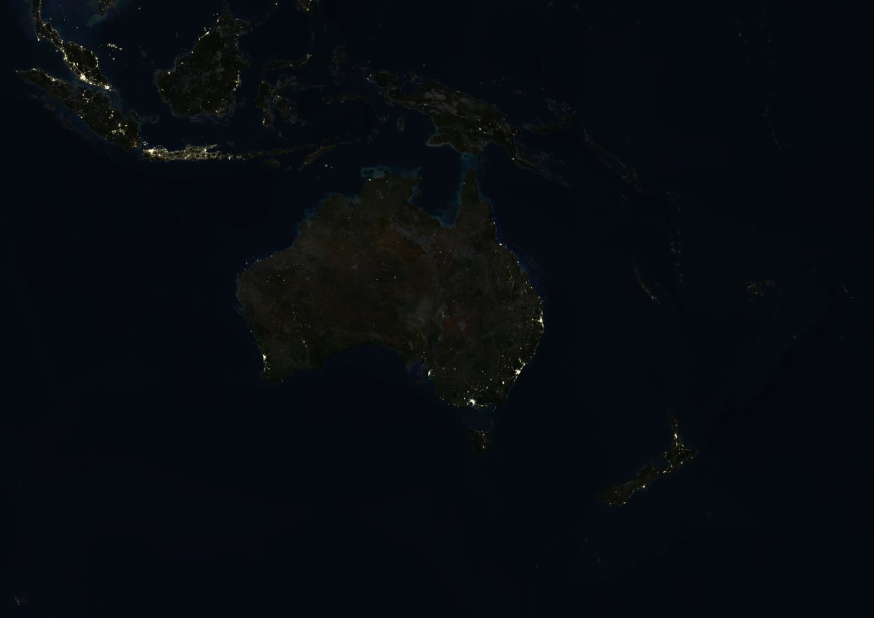 Oceanien på natten, äkta färgsatellitbild av Unknown