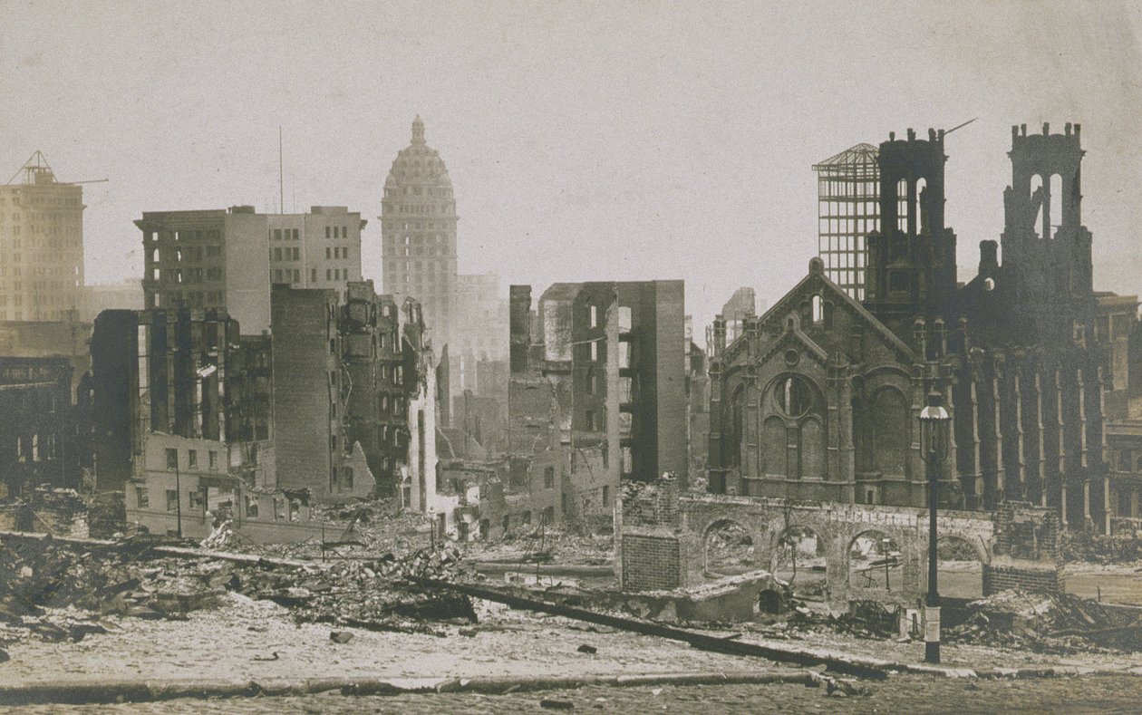 Byggnader i ruiner efter jordbävningen och branden i San Francisco, 1906 av American Photographer