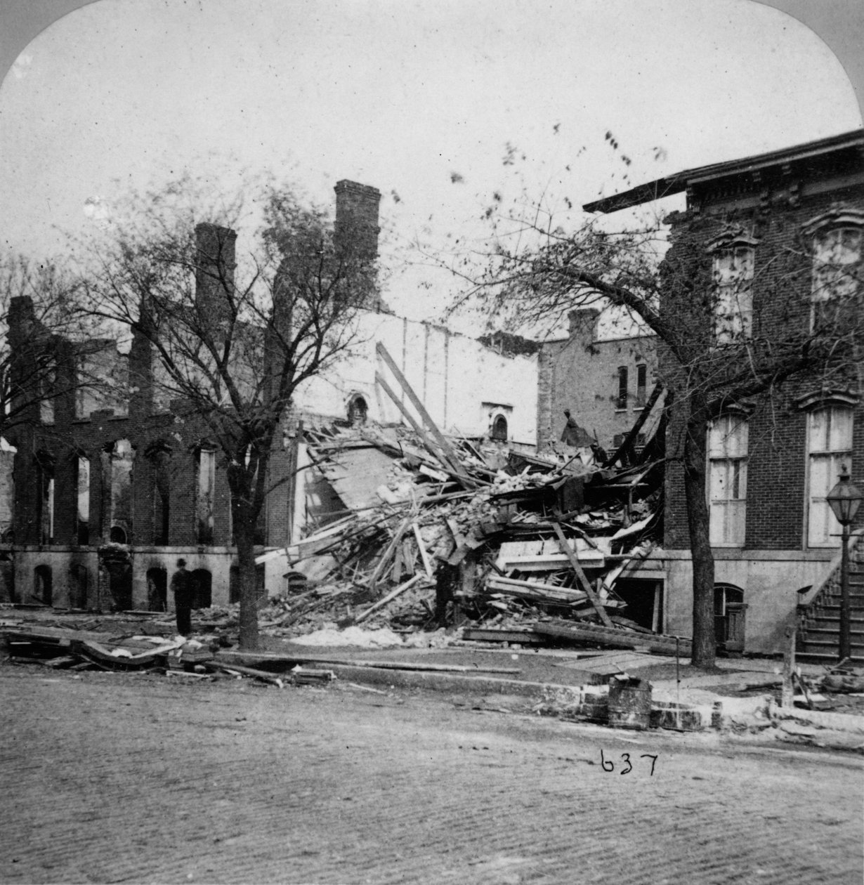 Southern Limit of Chicago Fire 1871, 1871 av American Photographer