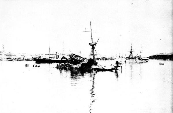 USS Maine i hamnen i Havanna, 15 februari 1898 av American Photographer