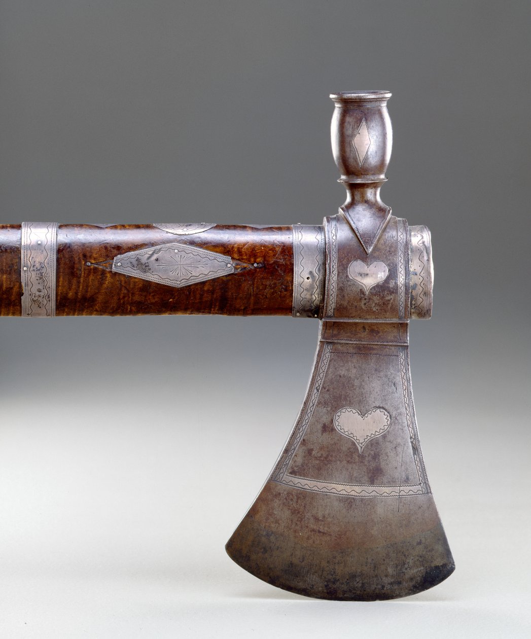 Pipe tomahawk, Miami, 170095 (smide, stål, lockig lönn och graverat silver) av American School