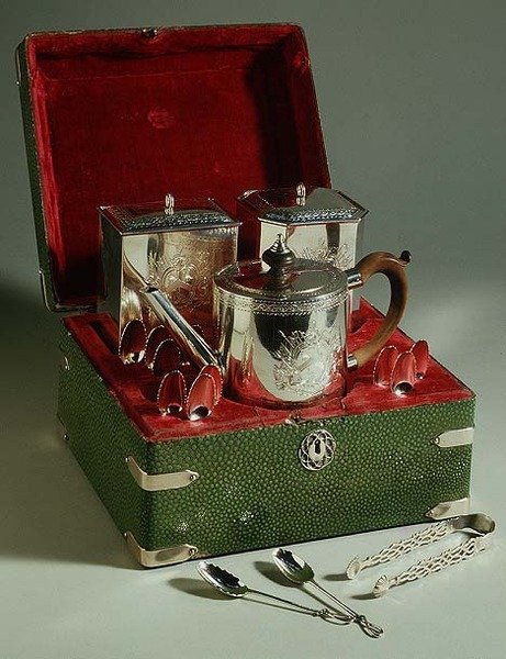 George III teservis i läderfodral, 1760-1820 (silver) av English School