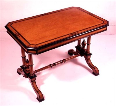 Biblioteksbord ca 1870 (amboynaträ inlagt med ebenholts) av English School
