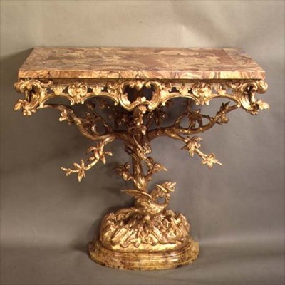 Ett av ett par rokoko Chippendale casual bord, ca 1770 (giltwood) av English School