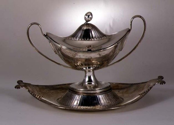 Såsbåt, graverad med armar av Sir John Bludgen, ca 1780 (silver) av English School