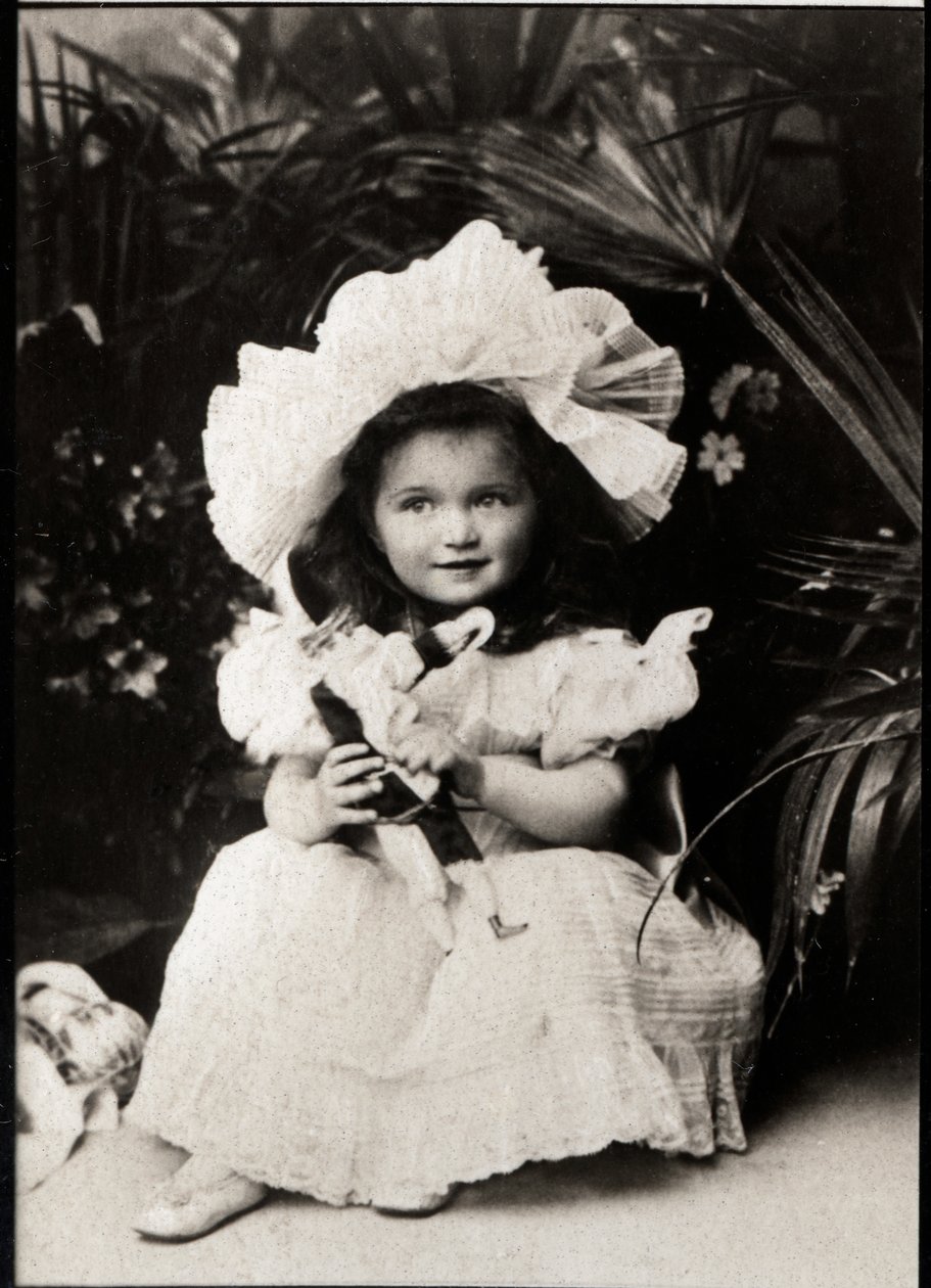 Porträtt av storhertiginnan Olga Nikolaevna Romanova av Ryssland (1897-1918). av French Photographer