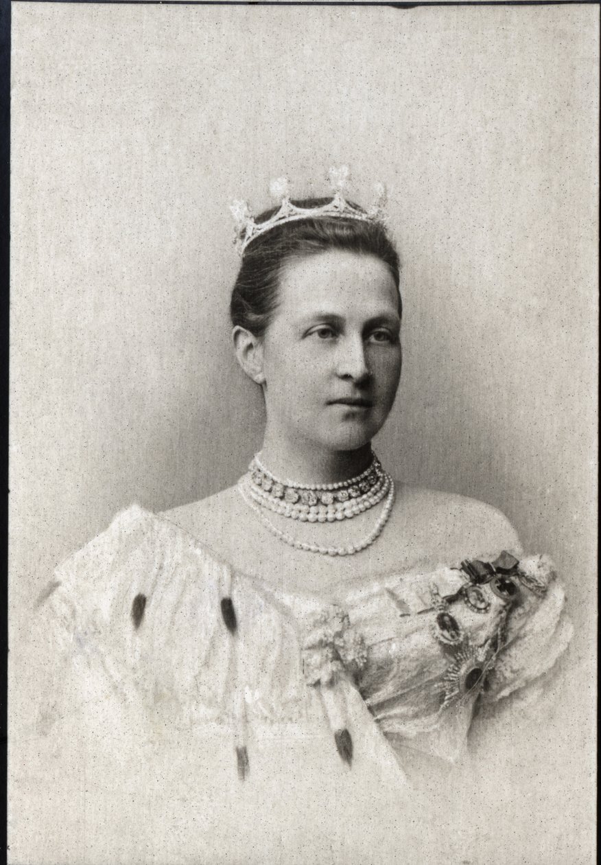 Porträtt av Olga Konstantinovna av Ryssland (1851-1926), Greklands drottning. av French Photographer